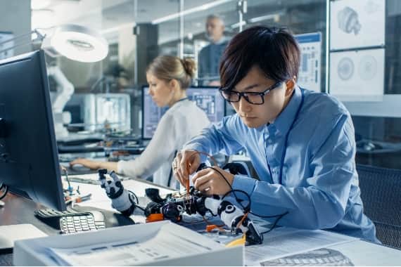 光学設計・機構設計両方に対応できる技術力